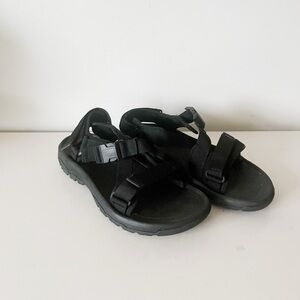 TEVA Hurricane Verge Black Buckle and Velcro Sandal | Size 10